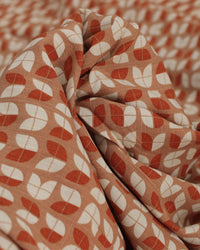 Tecido Viscose Texturizada Folhas Abstratas Terracota, Creme e Bege