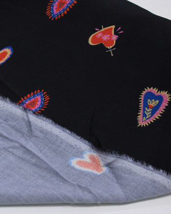 Tecido Viscose Premium Multi Corações Colorido e Preto