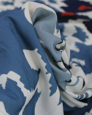 Tecido Viscose Premium Barrado Arte Abstrata Tons de Azul e Offwhite