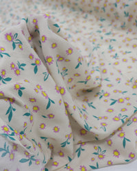 Tecido Viscose Tapete Floral Amarelo, Lilás e Pêssego