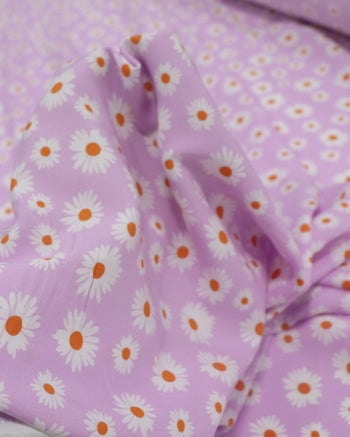 Tecido Viscose Multi Margaridas Branco e Lilás
