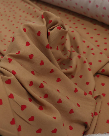 Tecido Viscose Micro Corações Vermelho e Caramelo