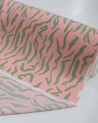 Tecido Viscose Animal Print Verde e Rosa Chiclete