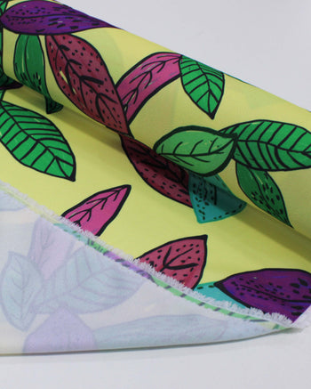 Tecido Crepe Silk Folhas Coloridas e Amarelo Manteiga