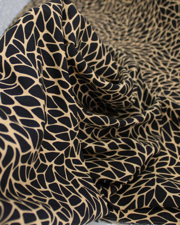 Tecido Viscose Texturizada Fragmentos Preto e Argila