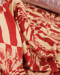 Tecido Viscose Barrado Duplo Estampa Tropical Listrado Vermelho e Creme