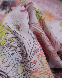 Tecido Crepe de Seda Mista Macro Floral Colorido e Branco