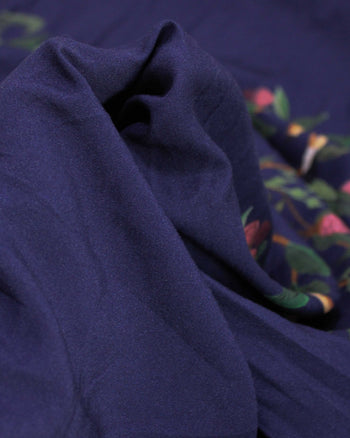 Tecido Viscose Premium Barrado Estampa Lenço Flora e Fauna Colorido e Azul Marinho Noite