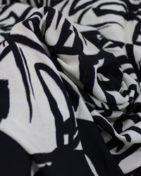 Tecido Viscose Premium Macro Costela de Adão Preto e Offwhie