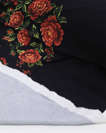 Tecido Viscose Premium Estampa Lenço em Recortes Ramos Florais Vermelho e Preto