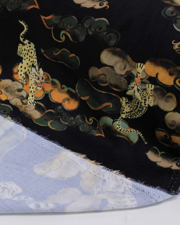 Tecido Viscose Premium Estampa Oriental Felinos e Nuvens