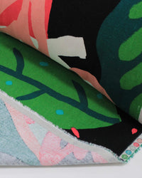 Tecido Linho Misto Estampado Macro Folhas Abstratas Verde, Rosa e Preto