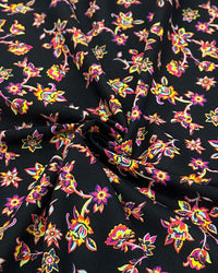 Tecido Viscose Ramos Florais Colorido e Preto