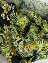 Tecido Viscose Acetinada Macro Folhagens Verde e Preto