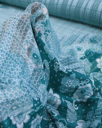 Tecido Crepe Chiffon Brocado Barrado Duplo Floral e Geométrico Branco e Verde Tiffany