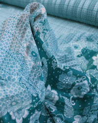 Tecido Crepe Chiffon Brocado Barrado Duplo Floral e Geométrico Branco e Verde Tiffany