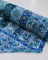 Tecido Crepe Chiffon Brocado Multi Listras Estampadas Tons Frios e Branco