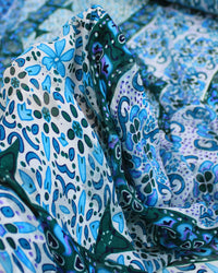 Tecido Crepe Chiffon Brocado Multi Listras Estampadas Tons Frios e Branco