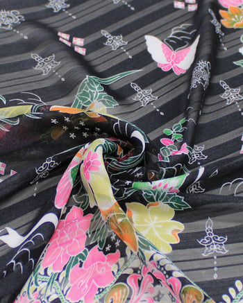 Tecido Crepe Chiffon Brocado Brrado Floral e Arabescos Colorido, Branco e Preto