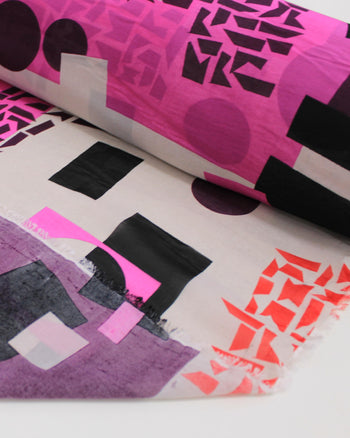 Tecido Crepe Chiffon Formas Geométricas Roxo, Rosa, Vermelho e Branco