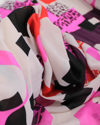 Tecido Crepe Chiffon Formas Geométricas Roxo, Rosa, Vermelho e Branco