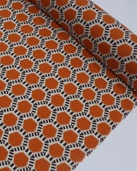 Tecido Viscose Colméias Laranja, Offwhite e Marrom