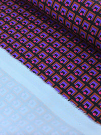 Tecido Tricoline Micro Simbolo Preto Rosa e Roxo