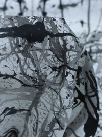 Tecido Crepe Italiano Respingos Abstratos Preto e Cinza