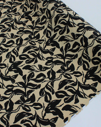 Tecido Viscose Texturizada Folhas Abstratas Preto e Bege