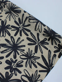 Tecido Viscose Acetinada Italiana Macro Flores Abstratas Preto e Bege
