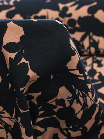 Tecido Viscose Folhas Nude e Preto