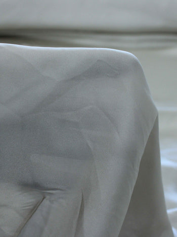 Tecido Crepe Silk Cinza Champanhe